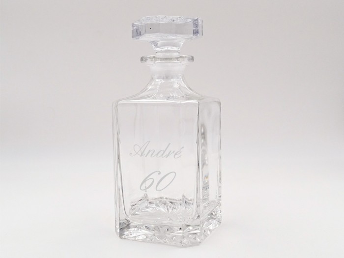 Carafe gravée